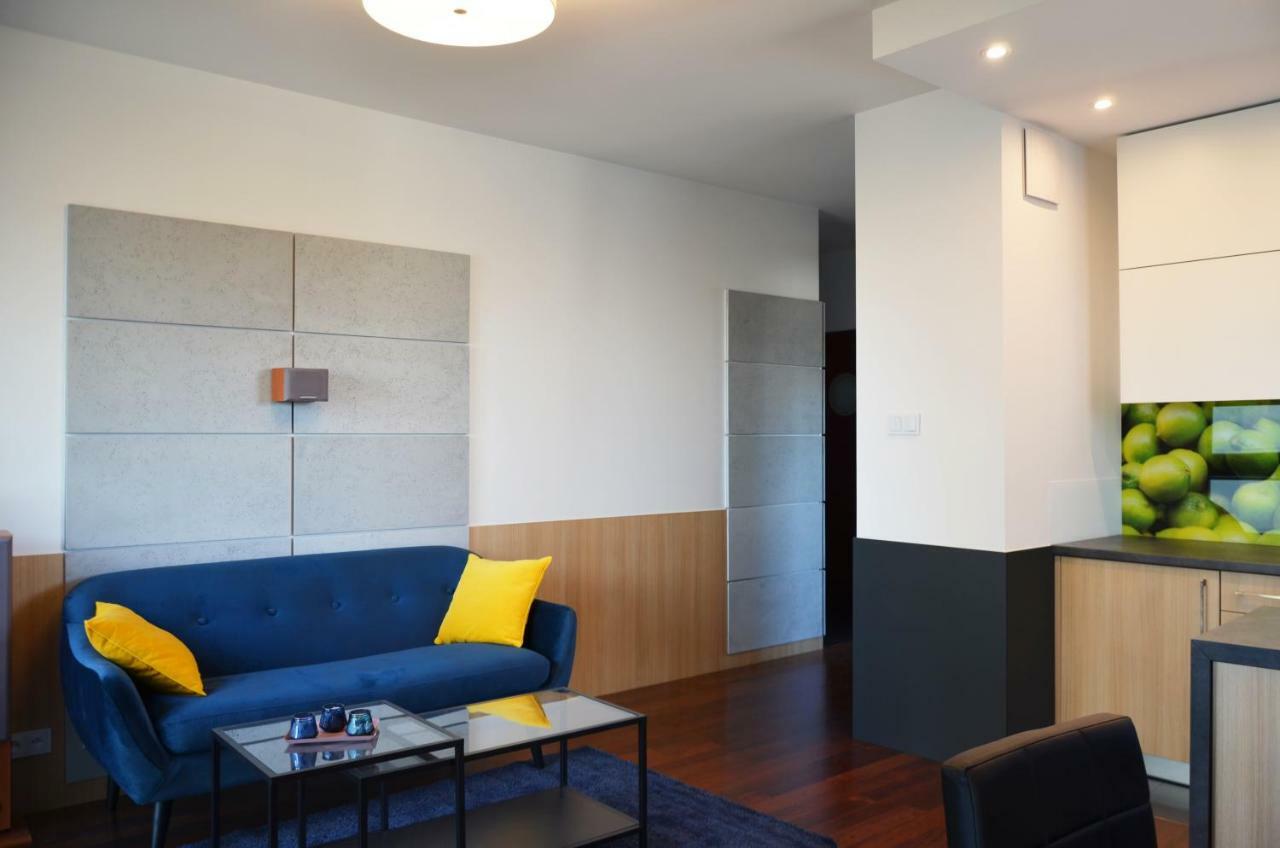Aleja Wyscigowa 4C By Homeprime Varsovia Exterior foto
